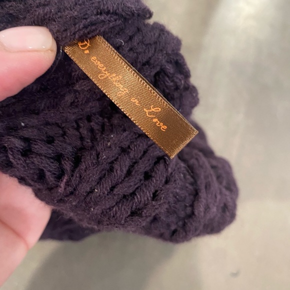 Deep purple knit beanie with monochromatic flower on front🌺like NEW! - Picture 5 of 6